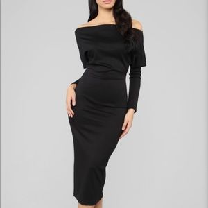 Black very classy off the shoulder midi dress NWT
